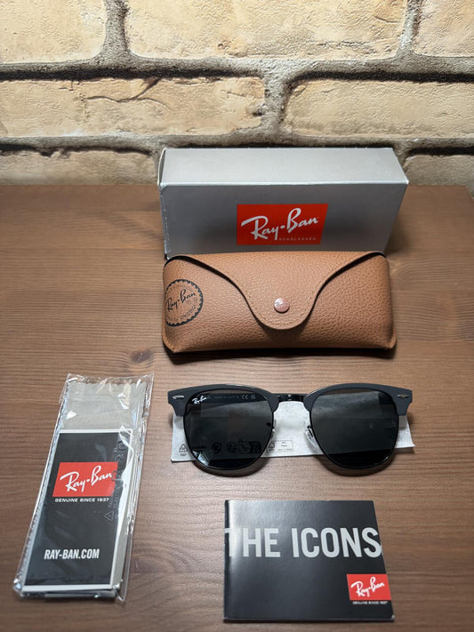 Ray-Ban Unisex RB3016 Clubmaster Square Sunglasses, Black/Dark Grey, 51 mm